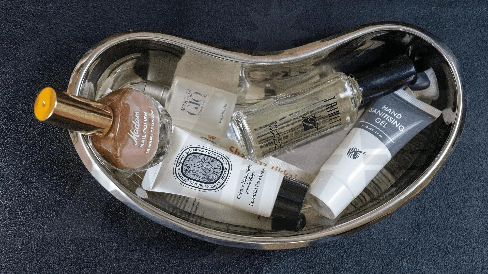 MJW Medical Stainless Steel 8 Inches Curved Surgical Kidney Tray 4 MJW-Medical-Instruments-Surgical-Kidney-Tray-3